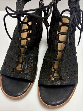 Söfft Black Leather Lace-Up 
Gladiator Boho Sandals Cutout 
Ankle Zip Size 9.5